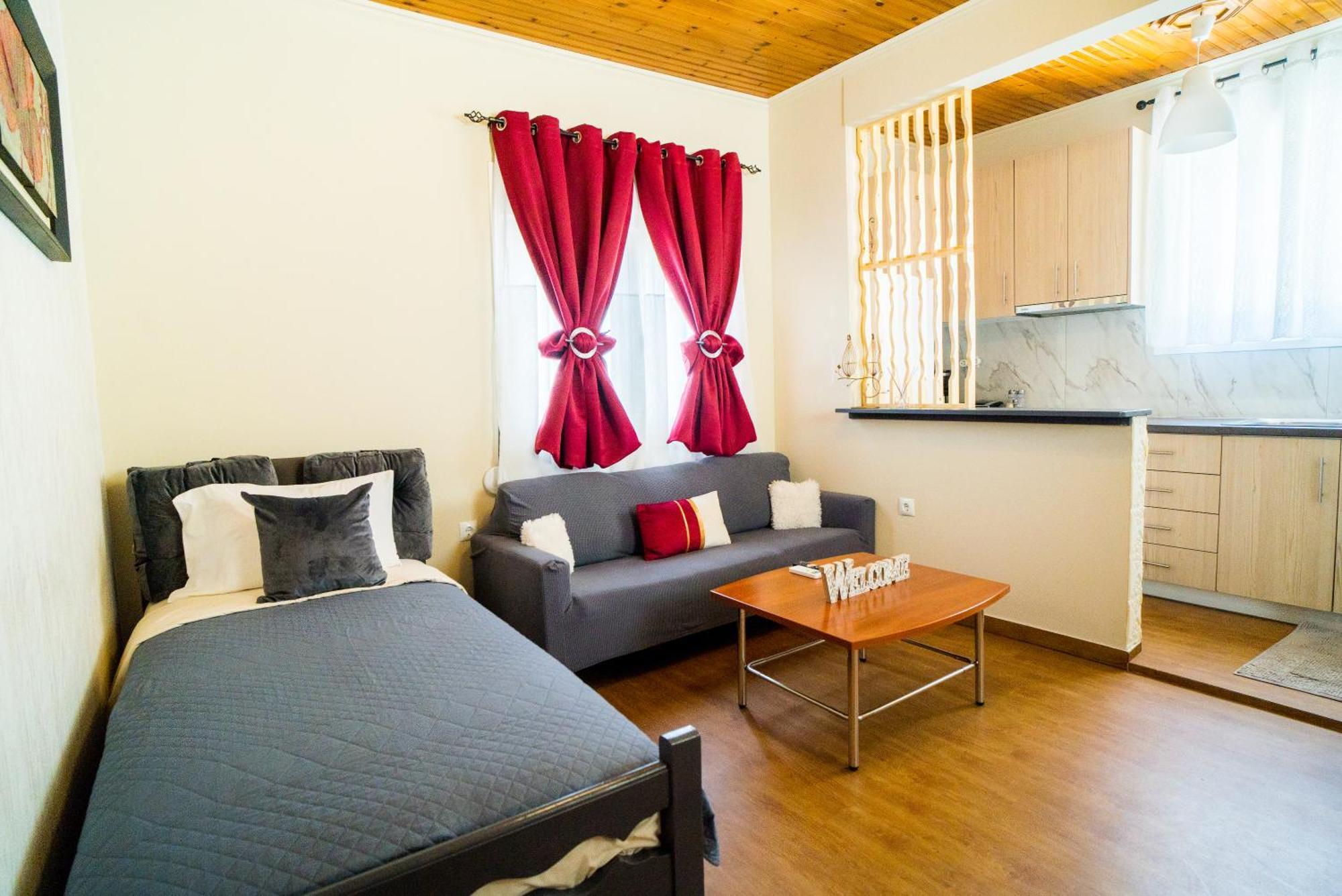 The Dreamhouse Athens Airport Homestay *