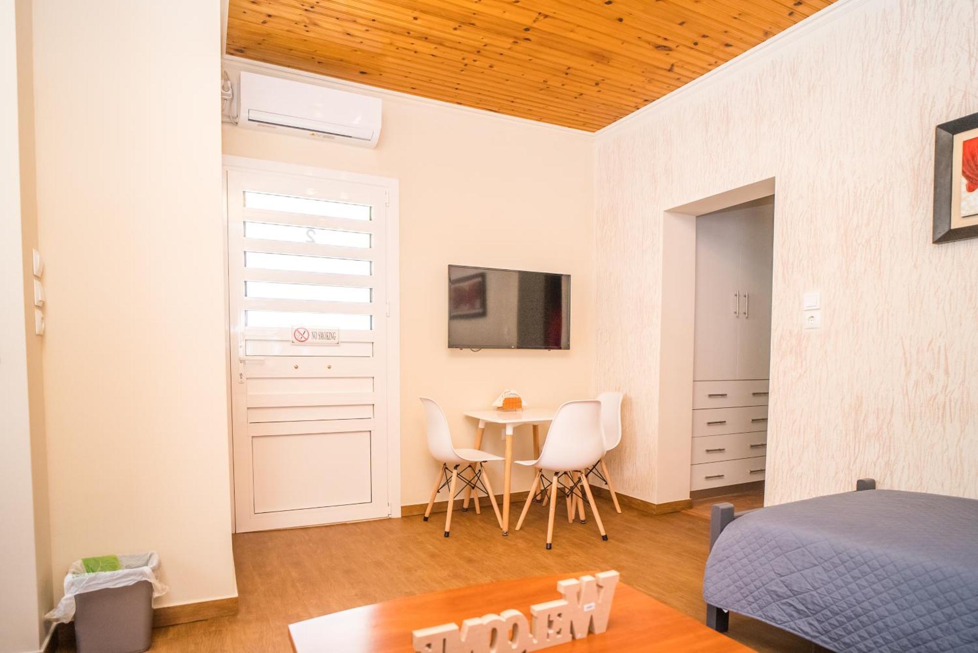 Homestay The Dreamhouse Athens Airport *