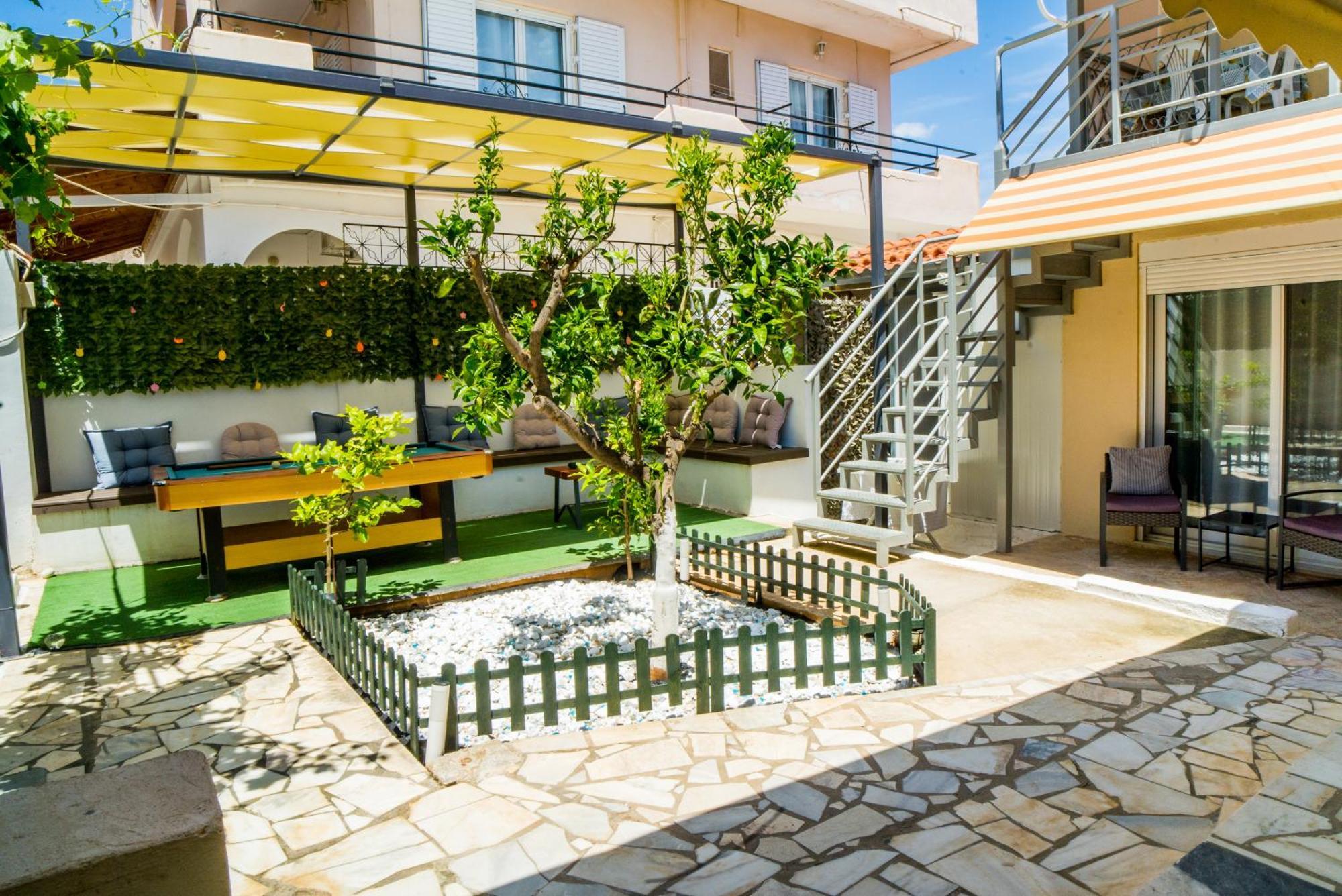 The Dreamhouse Athens Airport Homestay *